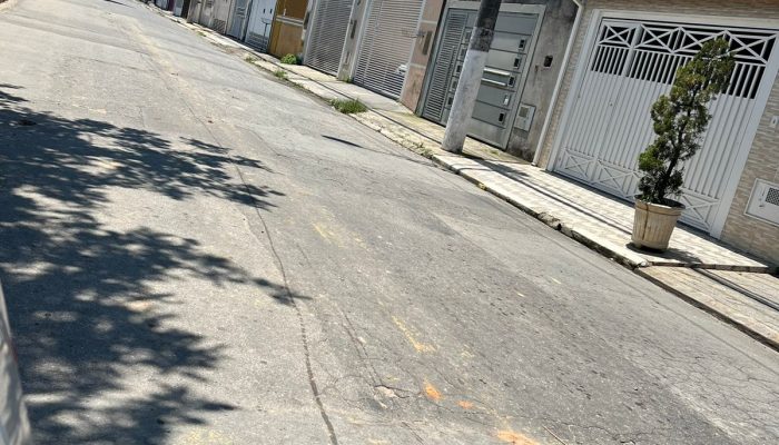 Casa em Poá - Rua